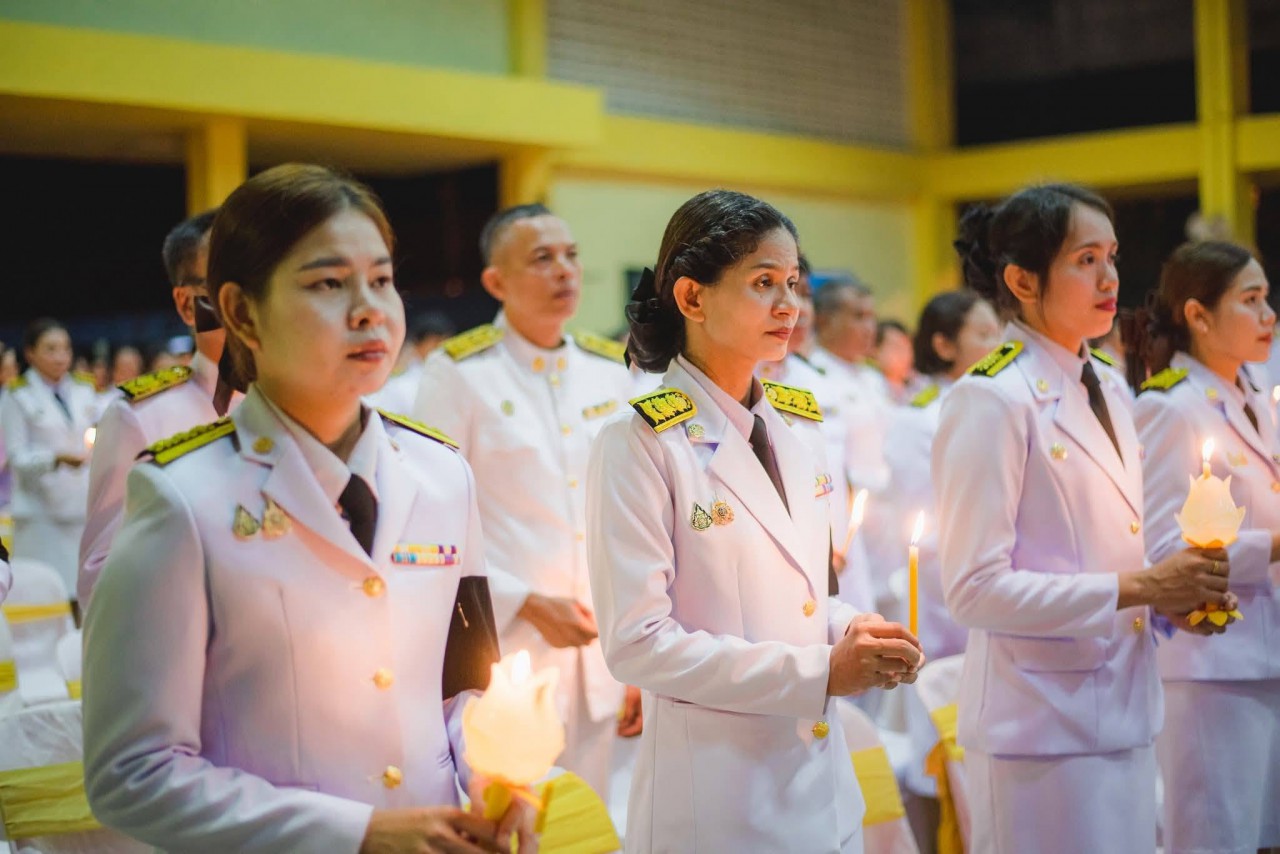 พิธีถวายเครื่องราชสักการะและวางพานพุ่ม พิธีจุดเทียนถวายพระพรชัยมงคล 28 กรกฎาคม 2569